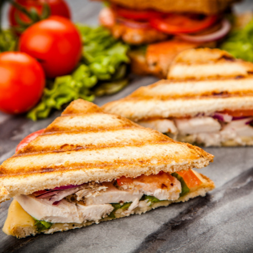 Grilled_chicken_and_vegetable_sandwich